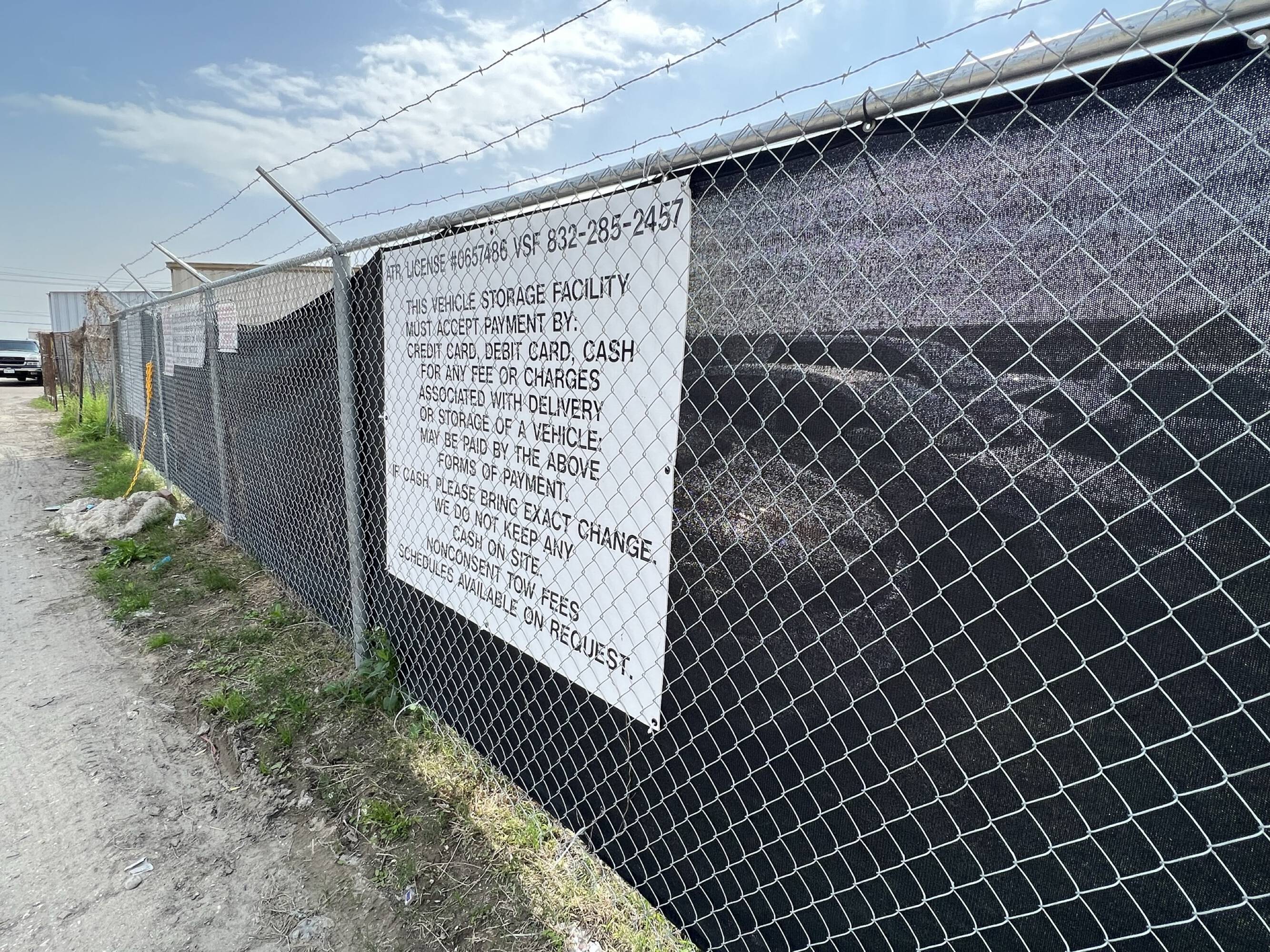 SECURED AUTO STORAGE/WRECKER/LAY DOWN LOTS